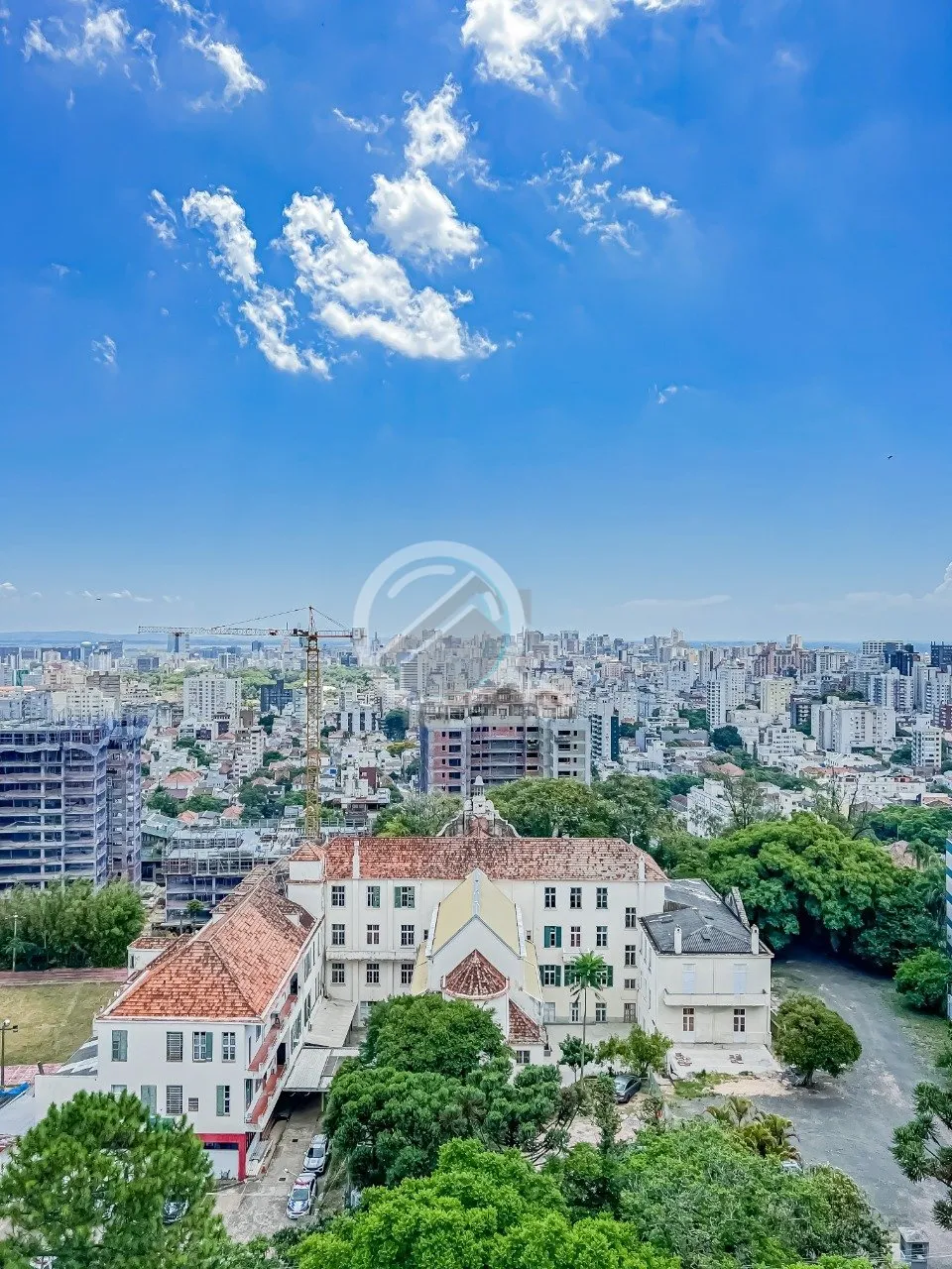 Imagem Apto em andar altíssimo com vista de 360° para toda cidade. São 3 suítes com escritório que pod...