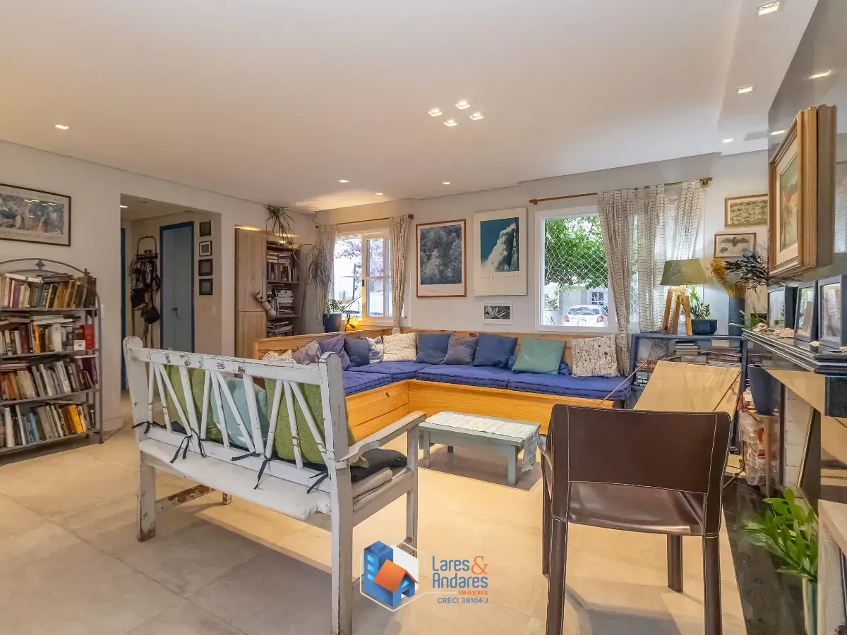 Foto do imóvel Casa no condomínio Villas de São Francisco IX para venda com 3 quartos, sendo 3 suítes, 330m² em Rua Pedro Inácio de Araújo