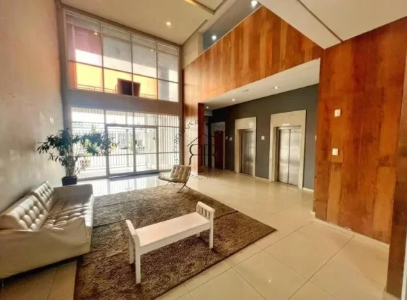 Imagem Apartamento de 33m², com 1 dormitório, sala com sacada, cozinha, banheiro com box de vidro e 1 vag...