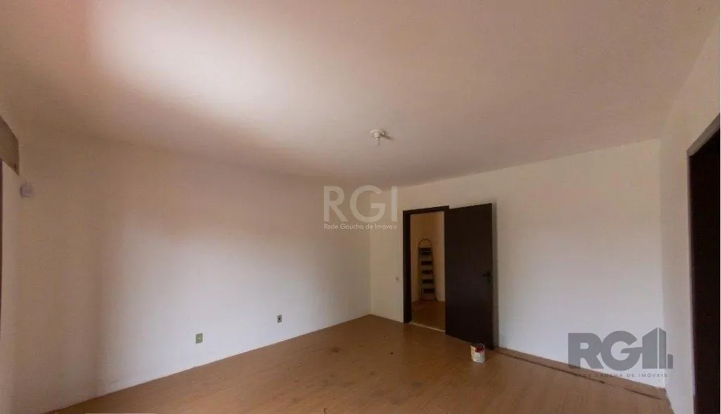 Imagem Casa para Venda - 450m², 4 dormitórios, sendo 3 suites, 5 vagas - Nonoai