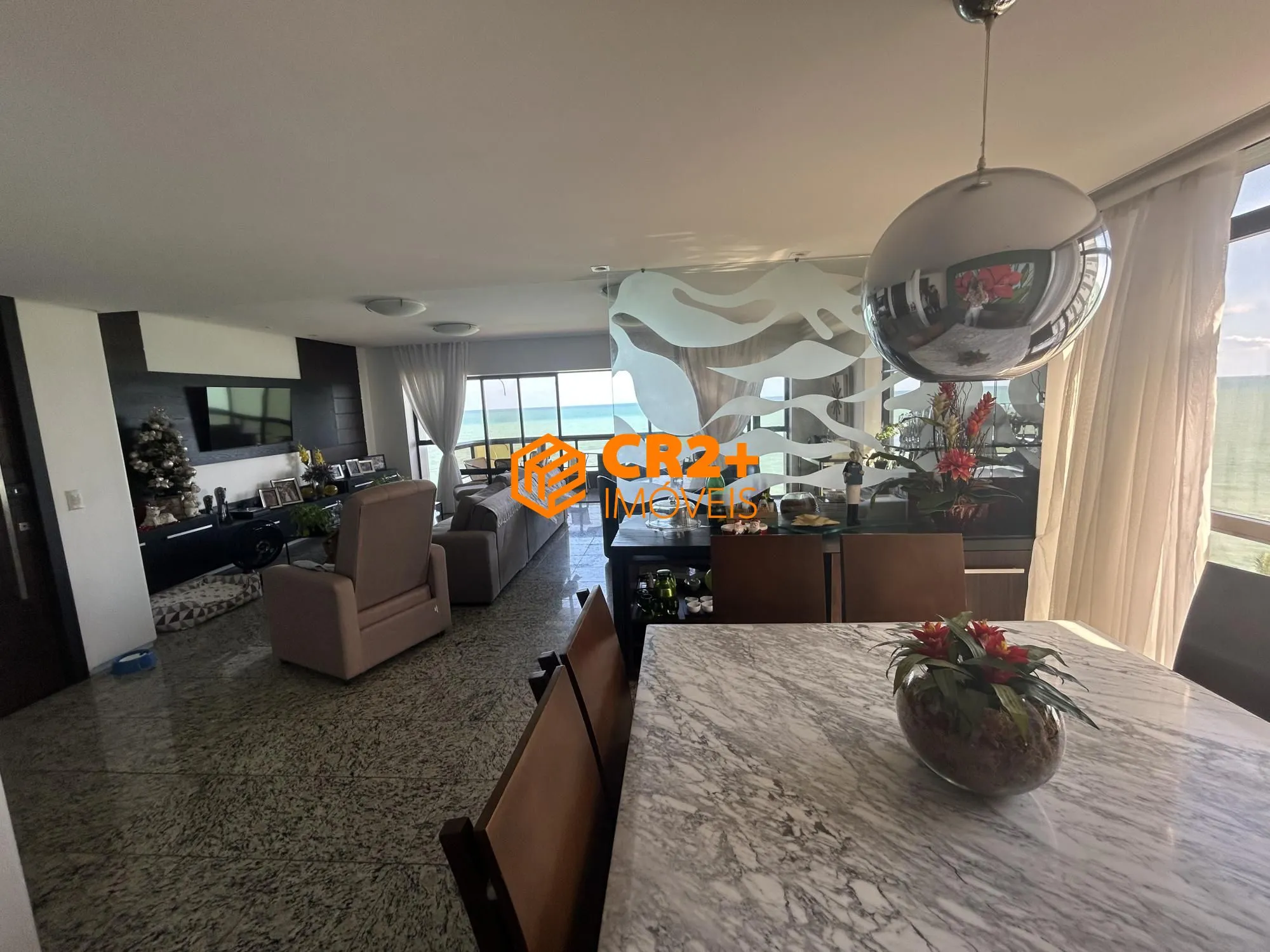 Imagem Vendo apartamento de luxo na av Boa Viagem - 200m2 - 4 quartos sendo 2 suítes e