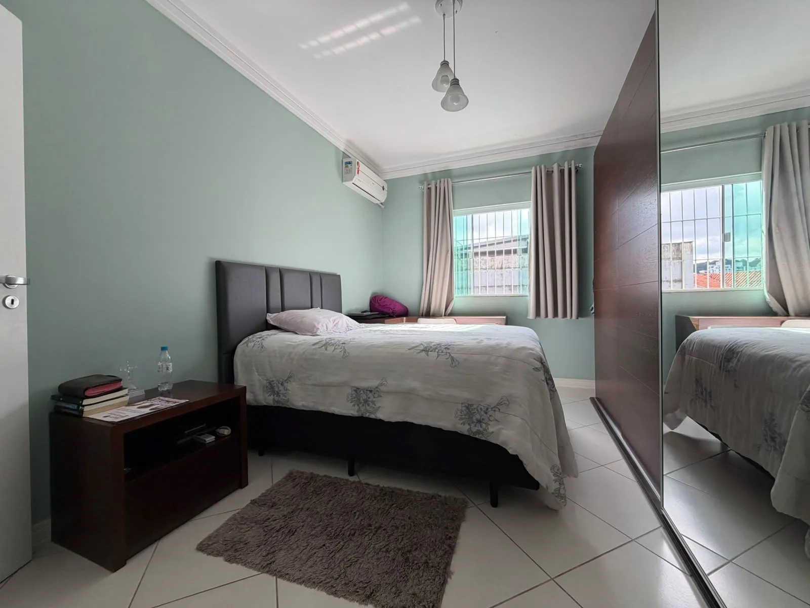 Imagem Casa à venda com 200m2 por R$ 2.800.000,00