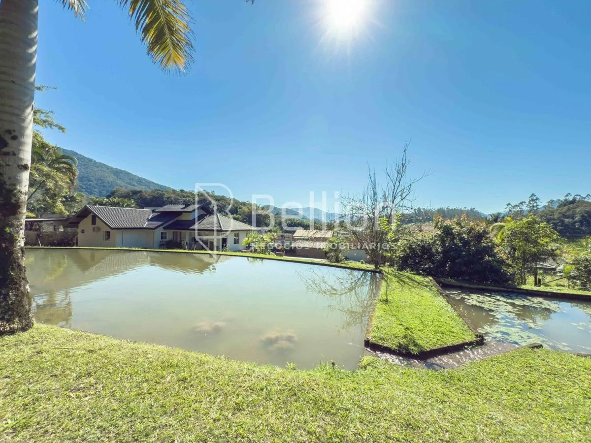 Imagem Casa com 2 lagoas, água corrente e piscina, um verdadeiro paraíso!