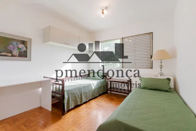 Imagem Apartamento andar baixo na Vila Madalena com 104m², 3 quartos ( 1 suíte) e 1 vaga.