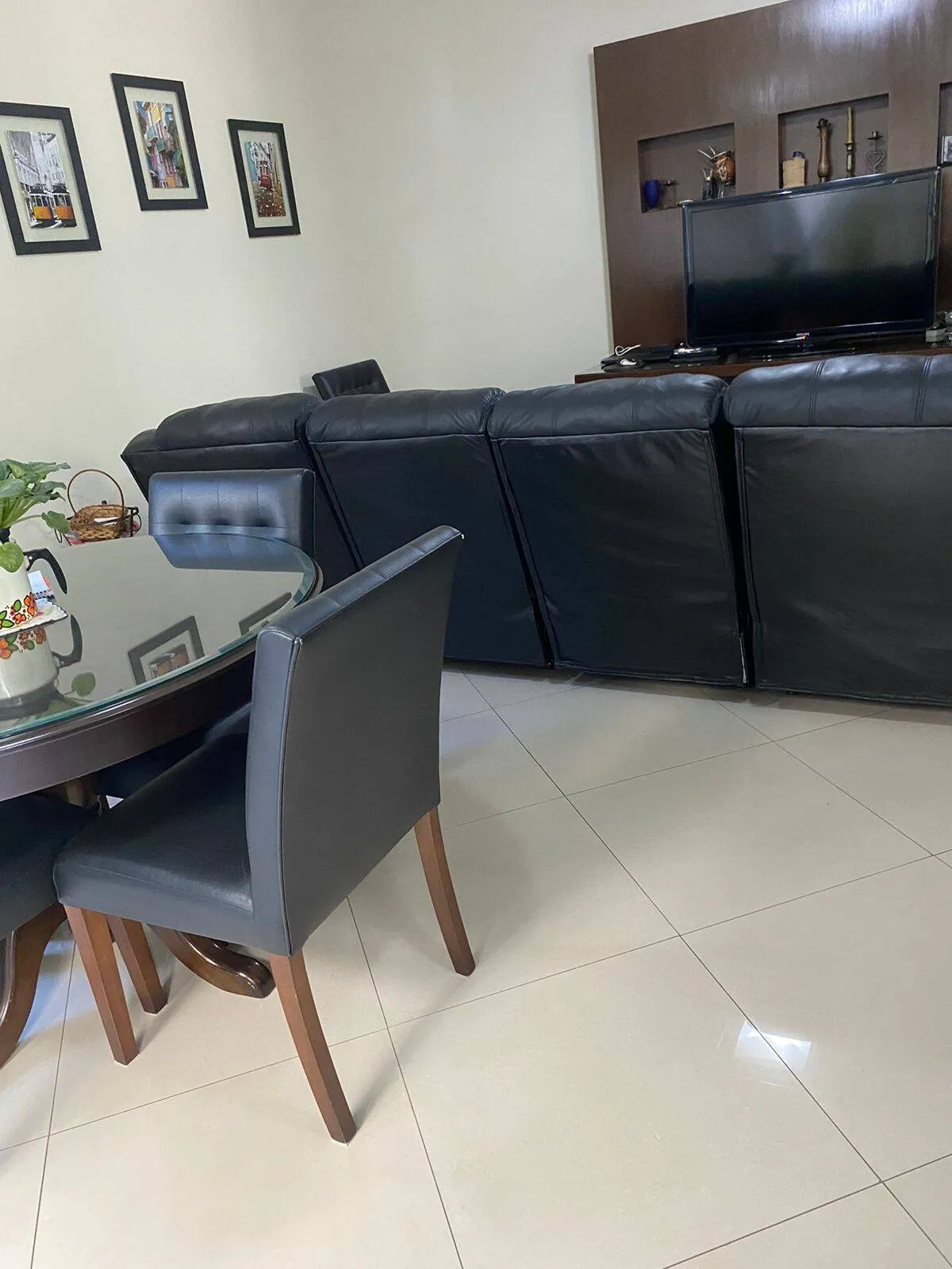 Imagem Casa Terrea Localizada no Condomínio Alphaville Residencial 3!