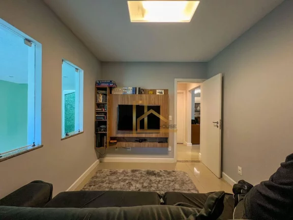 Imagem Casa com 4 dormitórios à venda, 192 m² por R$ 1.295.000 - Pimenteiras - Teresópolis/RJ