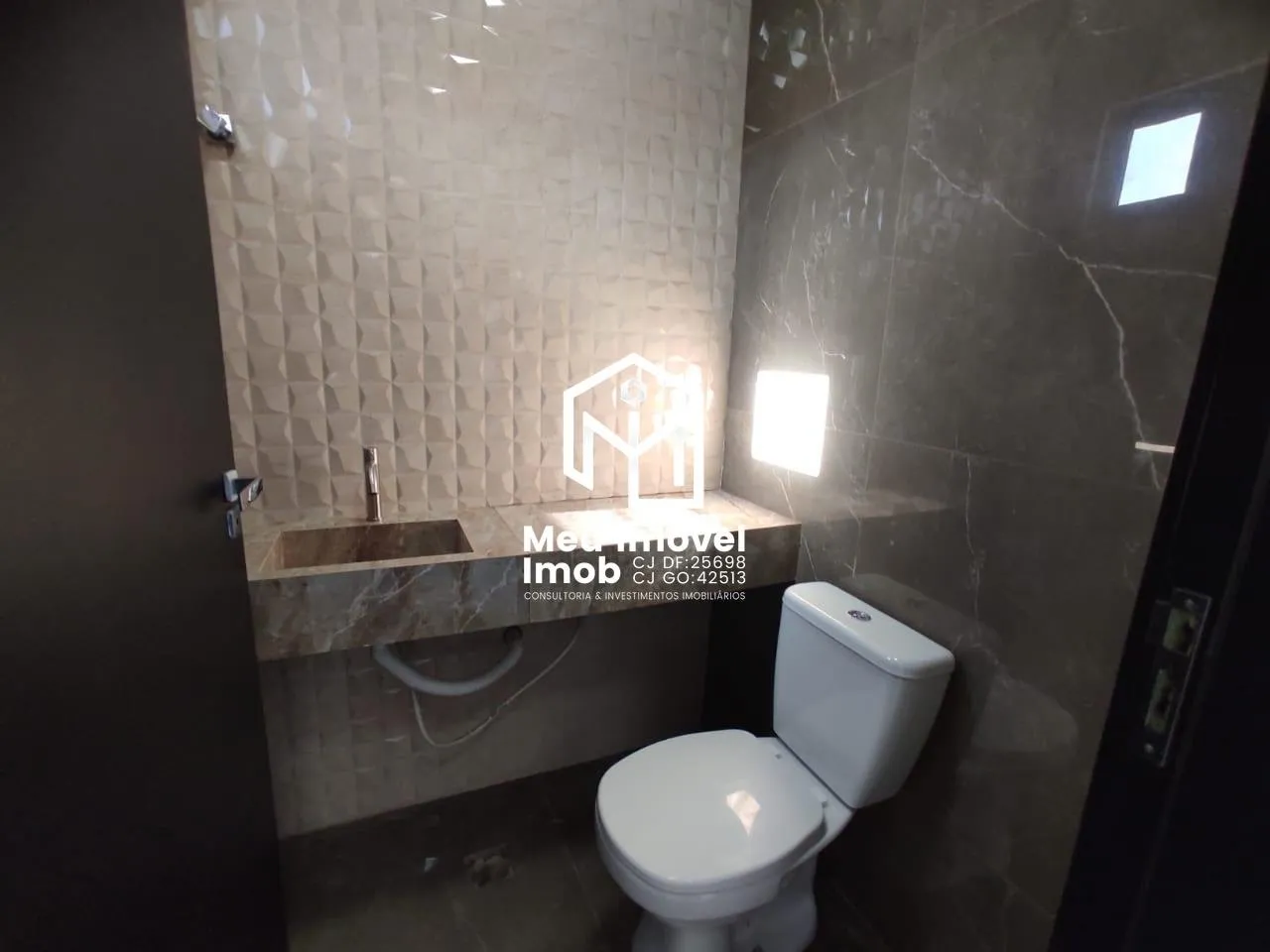 Imagem Casa 03 Quartos 3 Suítes 4 Vagas Lote 340m² Águas Claras/DF