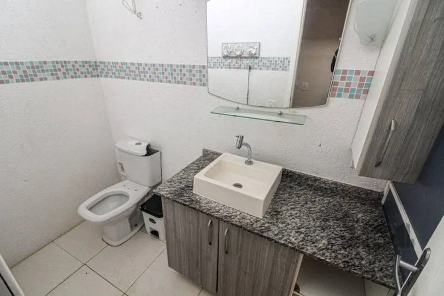 Imagem Excelente casa de 147m² com 3 dormitórios, 4 vagas e 1 piscina.