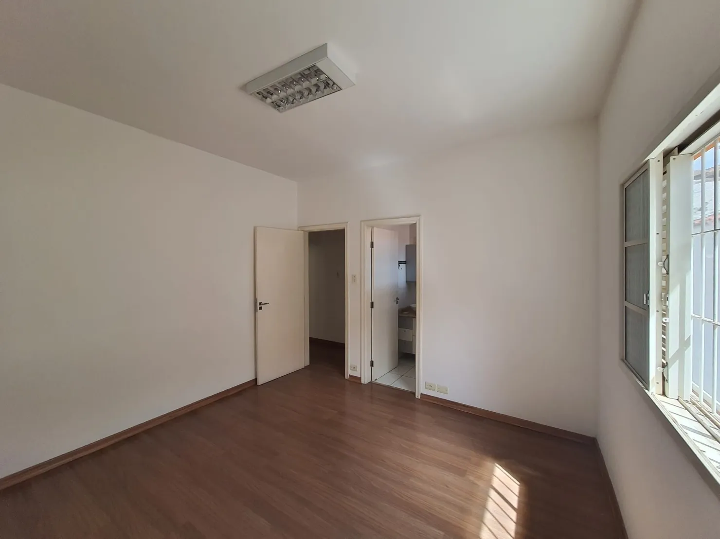 Imagem Comercial à venda 2 Quartos, 1 Suite, 315M², Jardim das Nações, Taubaté - SP