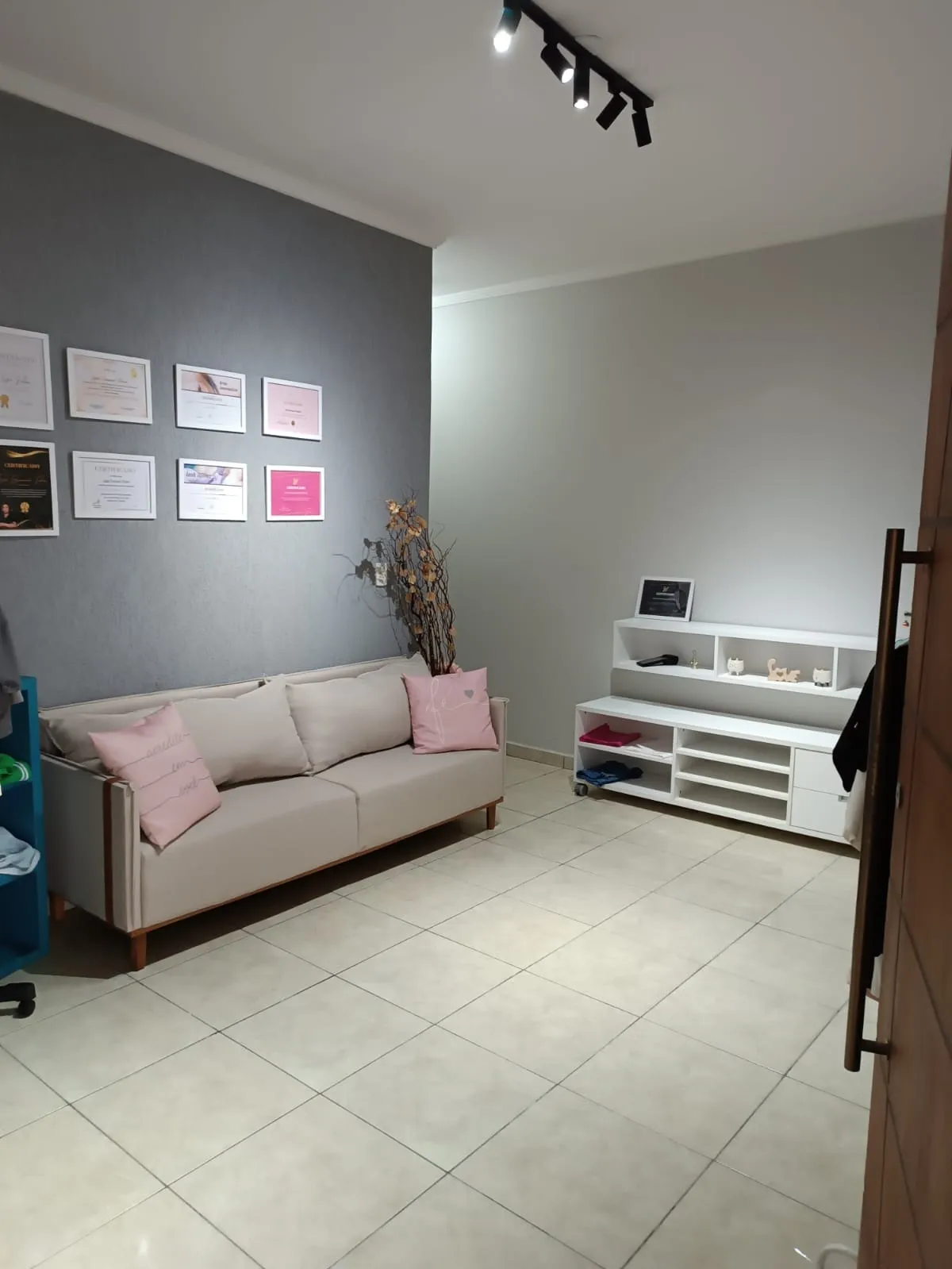 Imagem Sobrado de 3 Dormitórios à Venda no Jardim Karolyne, Votorantim - 280 m²