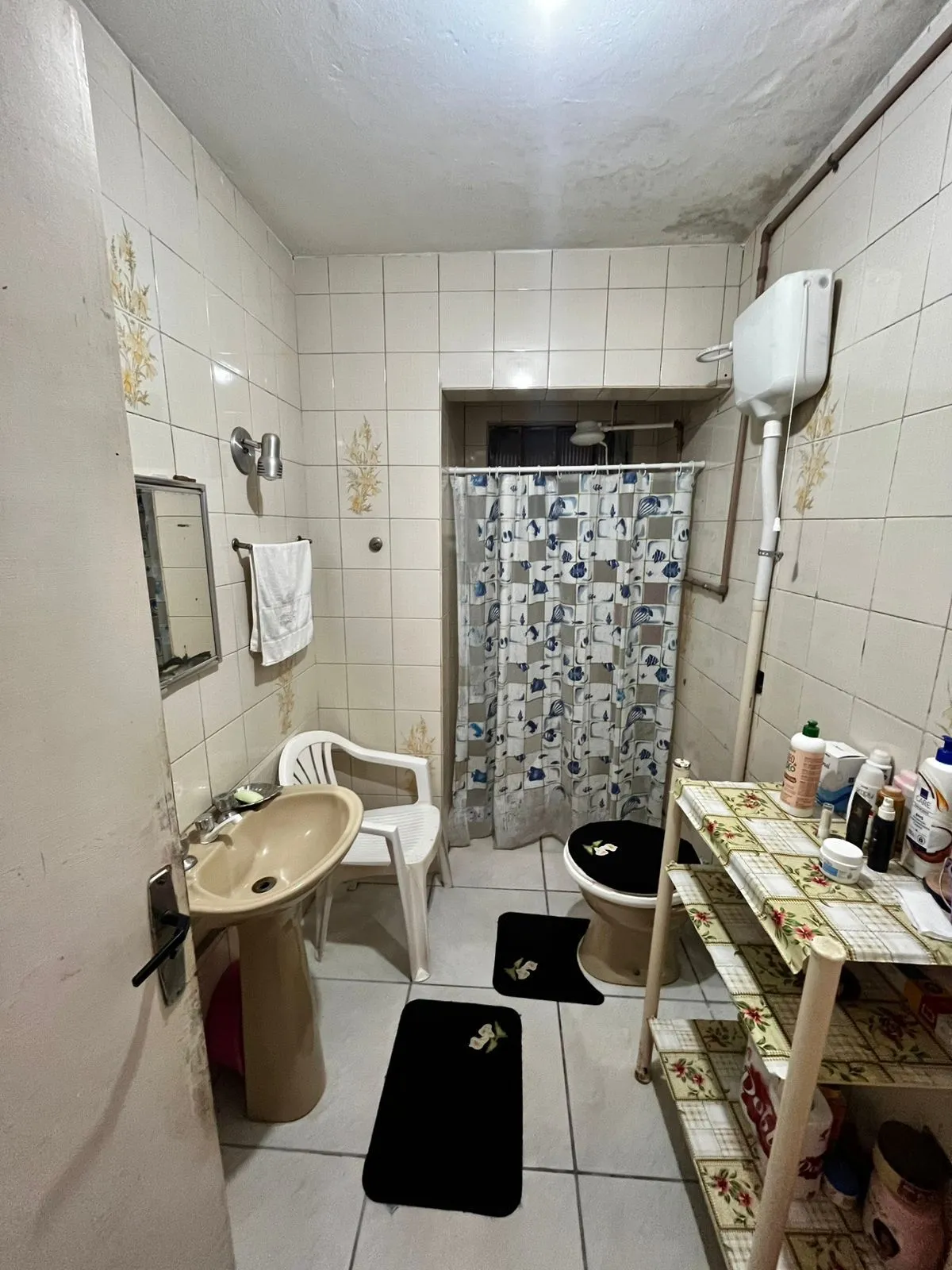 Imagem Casa na Rua Marista, Partenon, com 11,00 de frente por 23,00 de frente a fundos
