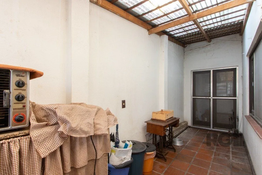 Imagem Casa para Venda - 72.6m², 4 dormitórios, sendo 1 suites, 6 vagas - Camaquã