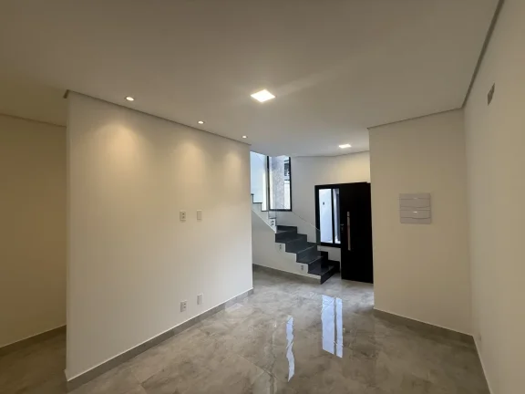 Imagem Casa a Venda com 3 Suítes e Piscina - Muito Conforto!