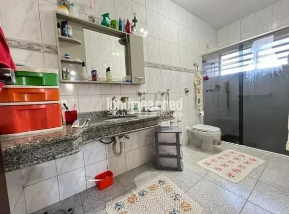 Imagem Amplo sobrado com 5 quartos, 2 suítes e área gourmet no Bairro Aeroporto – terreno 390 m² e 330 m² de construção