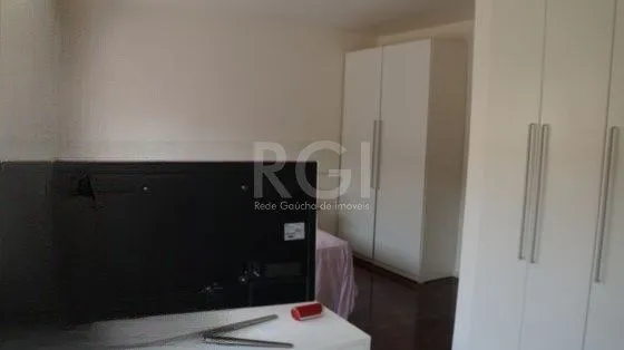 Imagem Apartamento para Venda - 77m², 3 dormitórios, Petrópolis
