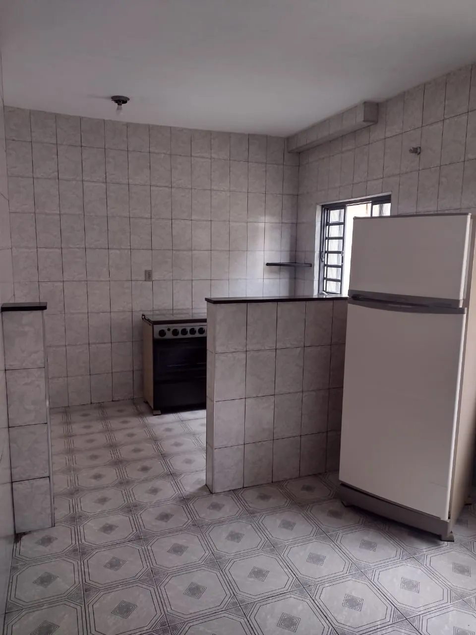 Imagem Casa à venda 2 Quartos, 1 Vaga, 250M², Parque Senhor do Bonfim, Taubaté - SP