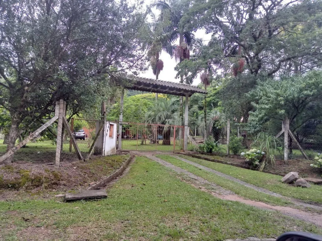 Imagem Sítio para Venda - 13725m², 2 dormitórios, sendo 2 suites, 4 vagas - Ponta Grossa