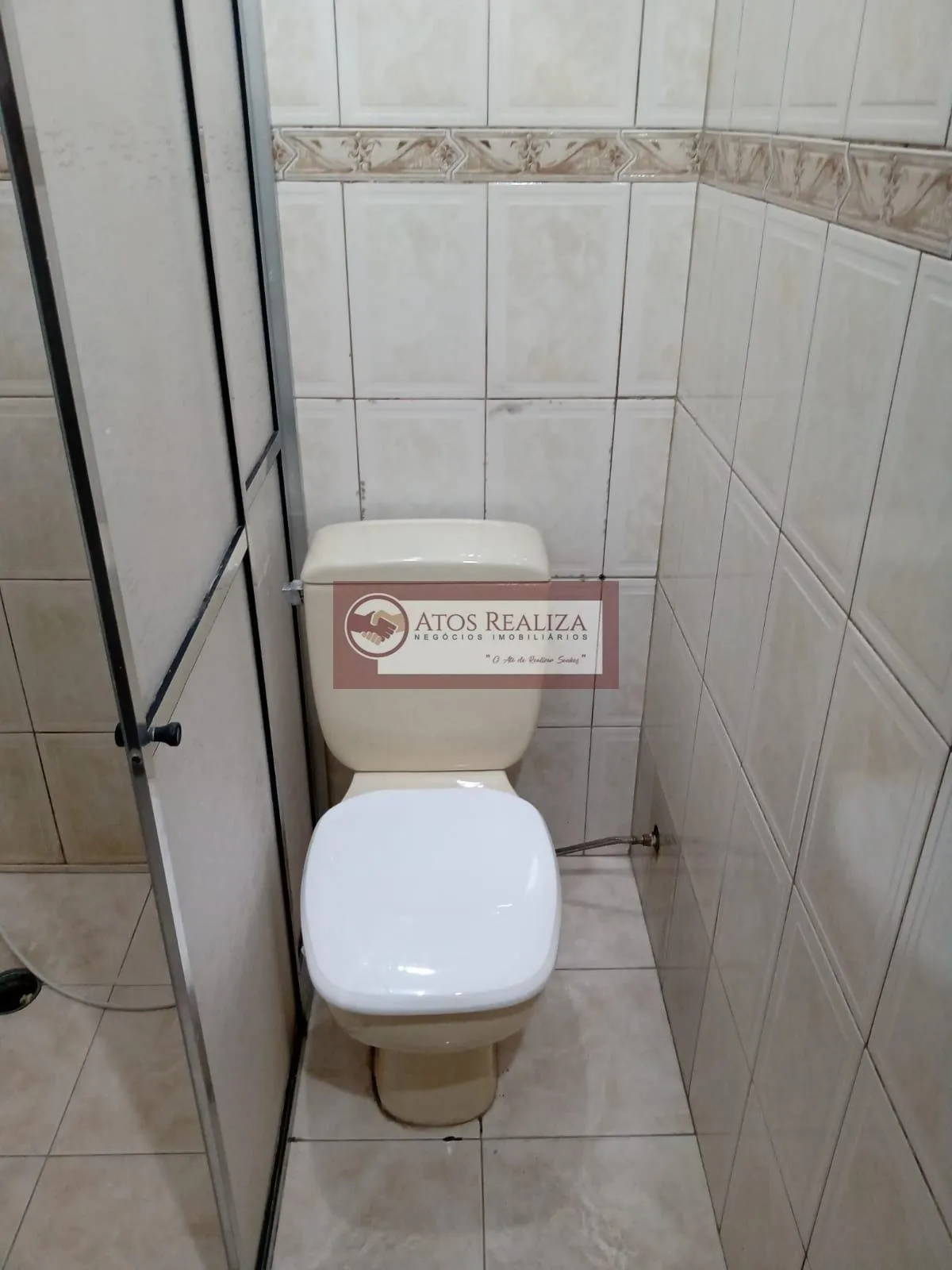 Imagem Vendo Casa em Ótima localização, Próximo a Estação Grajaú da CPTM, Casa Com 3 Dormitórios, Sala, Cozinha, Banheiro, Área de Serviço, 2 Vagas de Garagem, Casa Subsolo contem 1 Dormitório grande, Cozinha americana, Lavanderia, Valor R$ 680 Mil