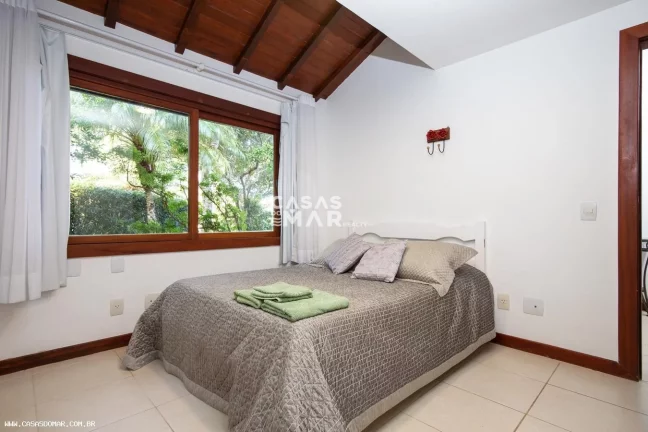 Imagem Casa em Condomínio para Temporada em Armação dos Búzios / RJ no bairro Forno