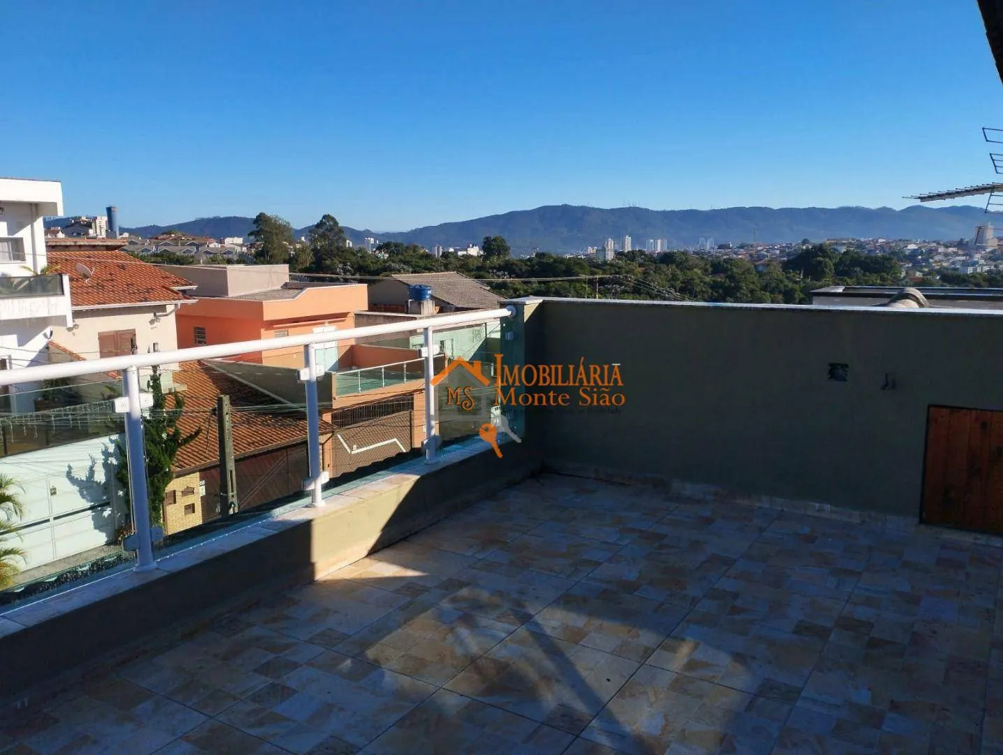 Imagem Sobrado com 3 dormitórios à venda, 220 m² por R$ 680.000,00 - Vila Caputera - Mogi das Cruzes/SP