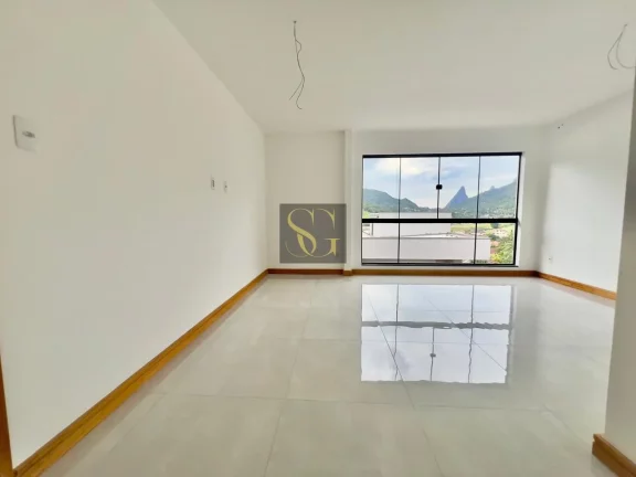 Imagem Casa para Venda em Teresópolis, Alto, 3 dormitórios, 2 suítes, 3 banheiros, 2 vagas