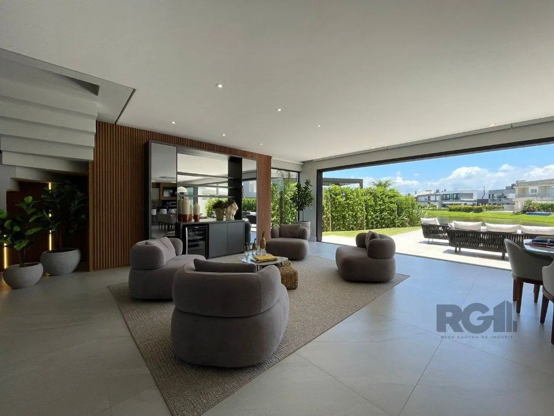 Imagem Casa de Condomínio em Atlântida Sul