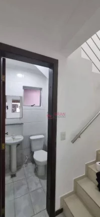 Imagem Sobrado em condomínio no Santa Cândida