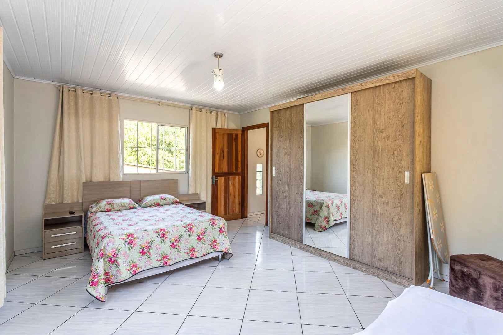 Imagem Casa sobrado em Viamão com loja e apartamento