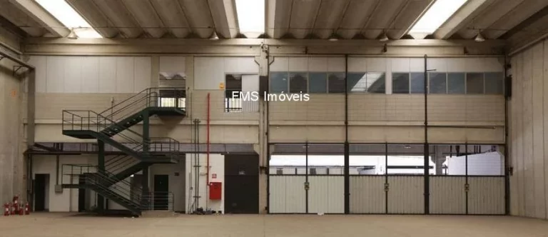 Imagem Galpão Comercial para Locação em Barueri-SP, Bairro Tamboré: 8 Banheiros, 6 Vagas de Garagem, 1.706m² de Área!