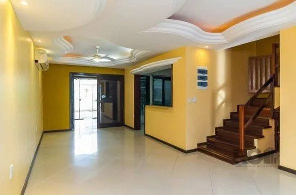 Imagem Casa para Venda - 167m², 3 dormitórios, sendo 1 suites, 7 vagas - Hípica