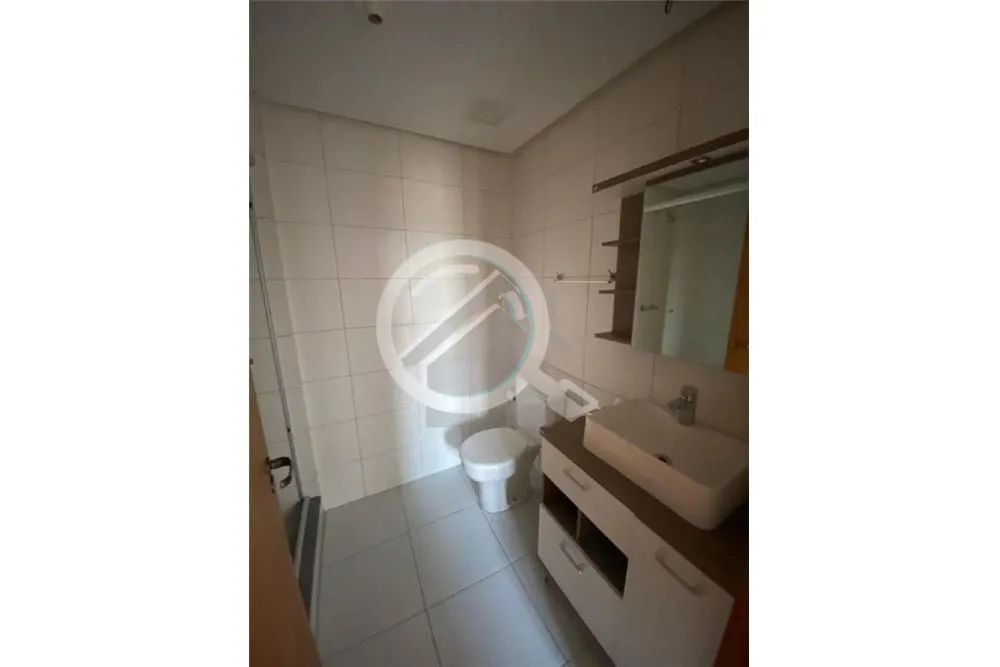 Imagem Apartamento no Edifício Urbano Menino Deus, localizado no último andar, oferece uma vista deslumbr...