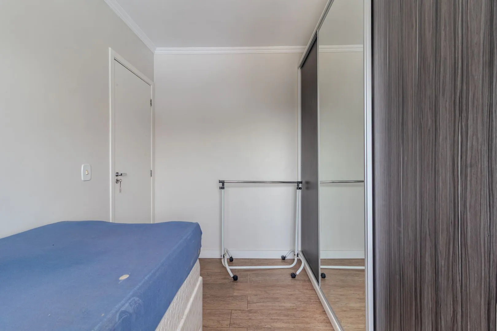 Imagem MÁFFER IMÓVEIS ALUGA LINDO APARTAMENTO 2 DORMITÓRIOS MOBILIADO COM GARAGEM NA AV. ASSIS BRASIL, PRÓXIMO AO SHOPPING LINDÓIA