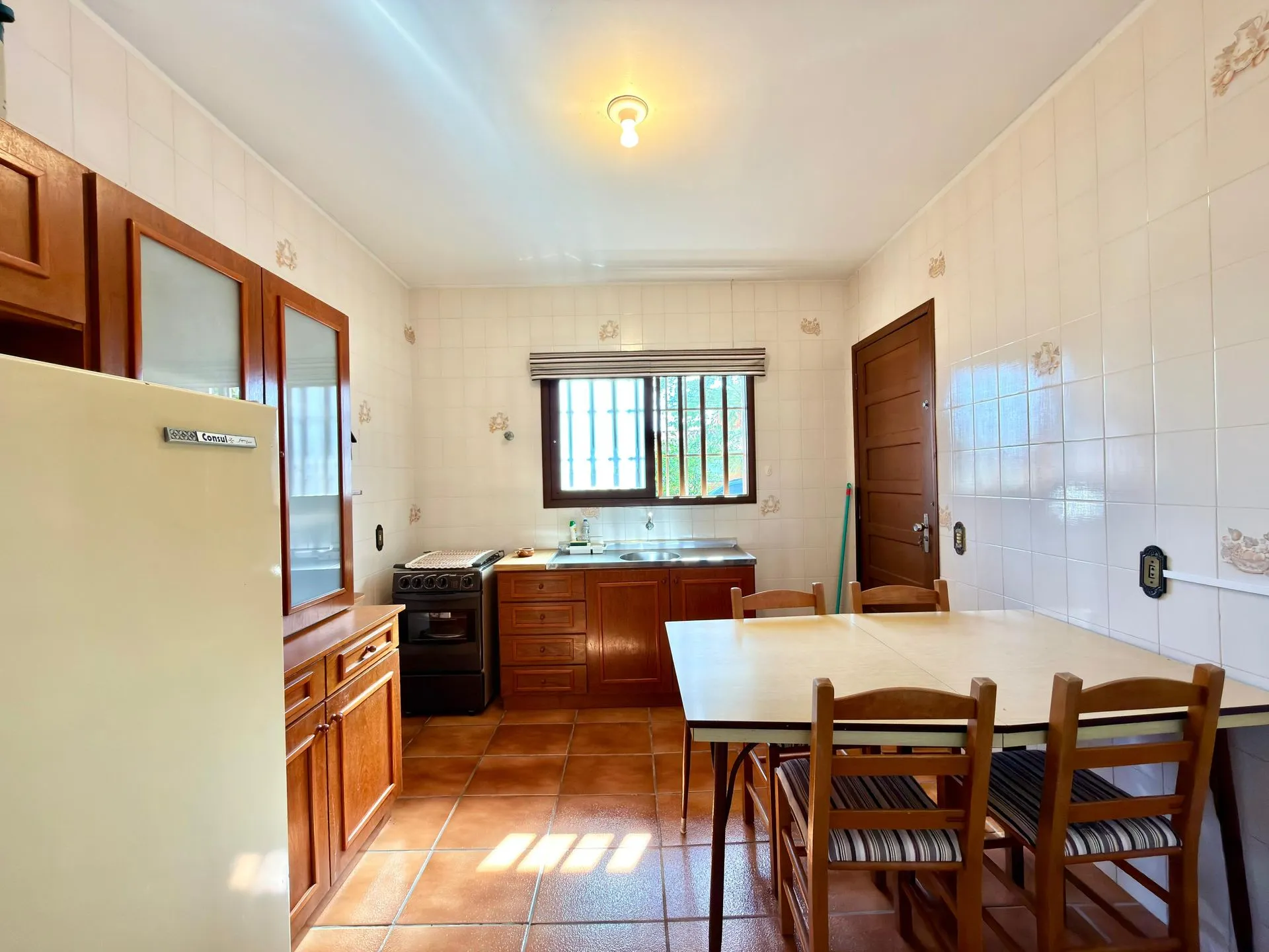 Imagem Casa à venda em Xangri-lá, Centro, com 4 quartos, 900m2