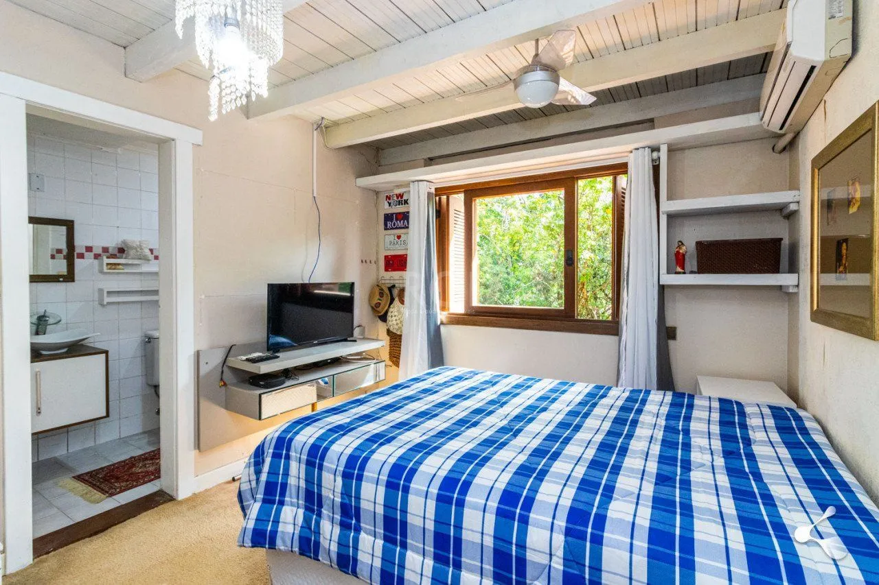 Imagem Casa Condominio para Venda - 231m², 4 dormitórios, 3 suites, 3 vagas - Ipanema