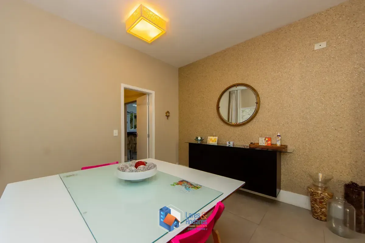 Imagem Casa no condomínio Solar dos Manacás para venda com 5 quartos, sendo 5 suítes, 428m²