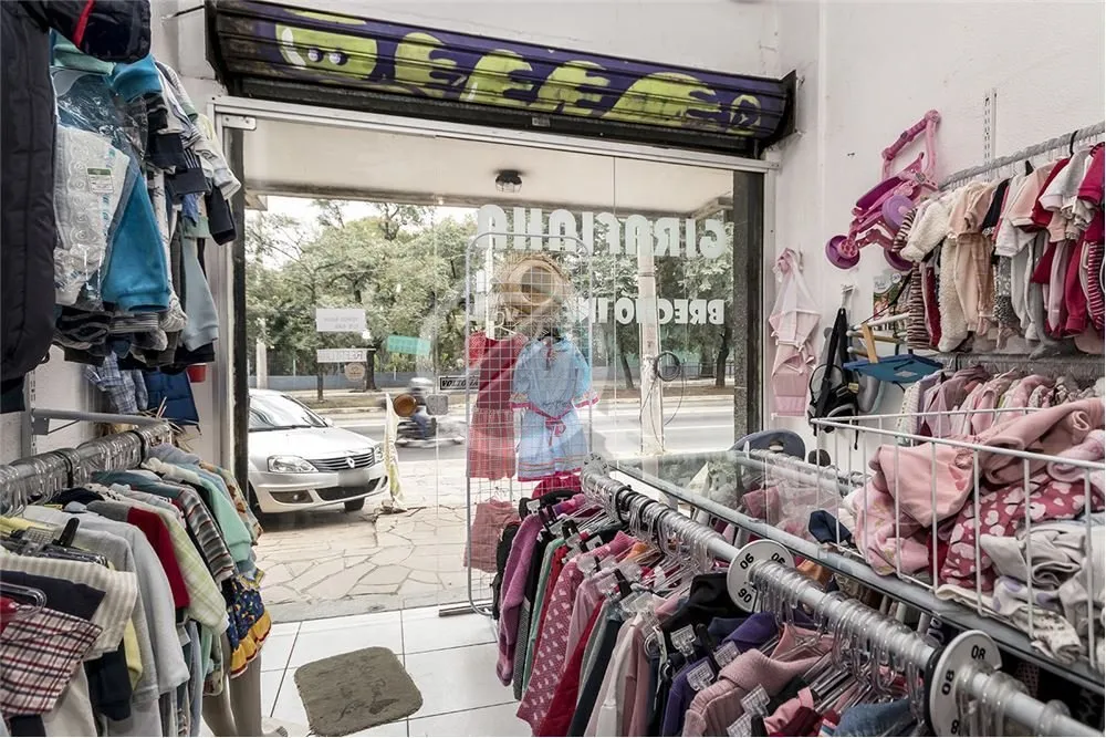 Imagem Loja espetacular! Ampla de frente para a Av. Bento Gonçalves em local de grande circulação, próx...