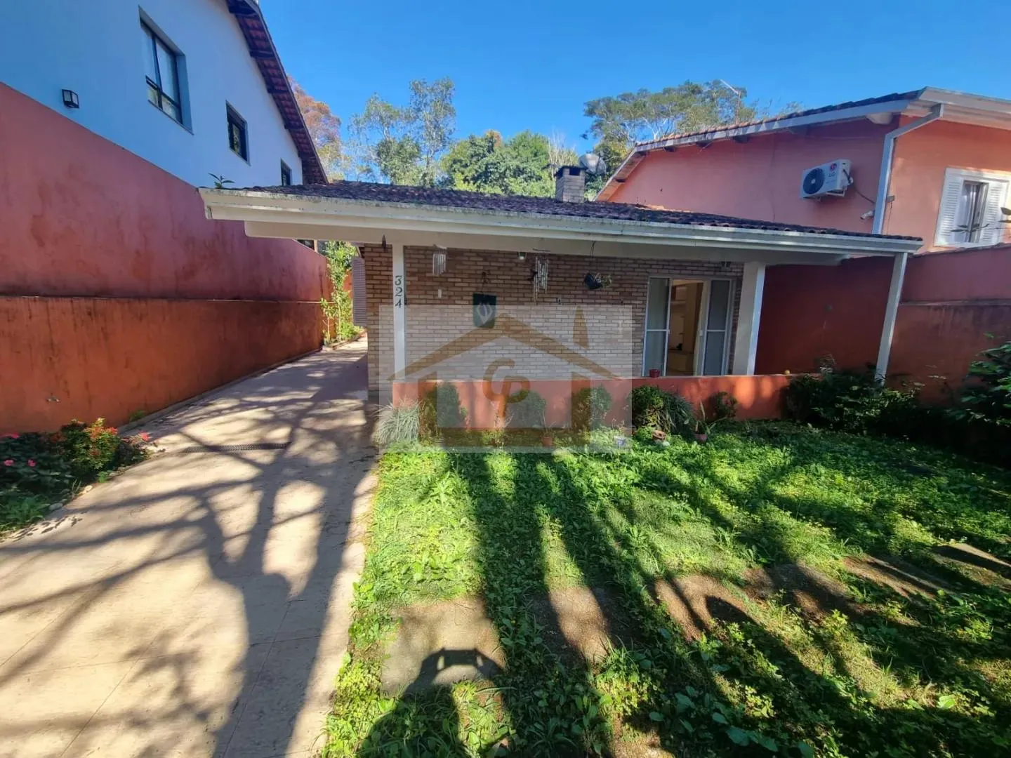 Imagem Casa Térrea Isolada com Amplo Quintal no Residencial Jardim das Flores - Granja Viana