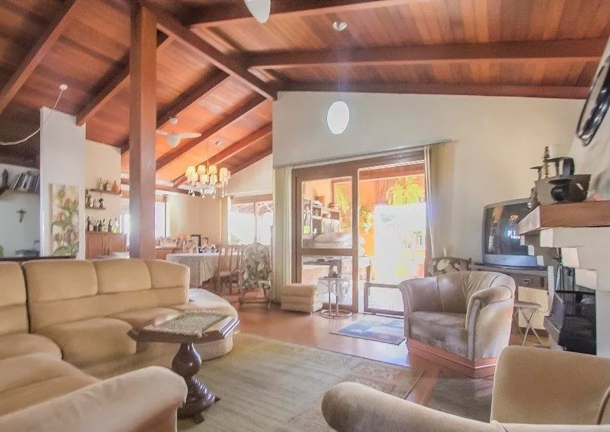 Imagem Vende-se cobertura com 3 quartos (1 suíte), 315 m², 2 vagas - Bela Vista