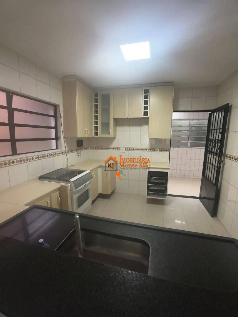 Imagem Sobrado à venda, 206 m² por R$ 830.000,00 - Jardim Valéria - Guarulhos/SP