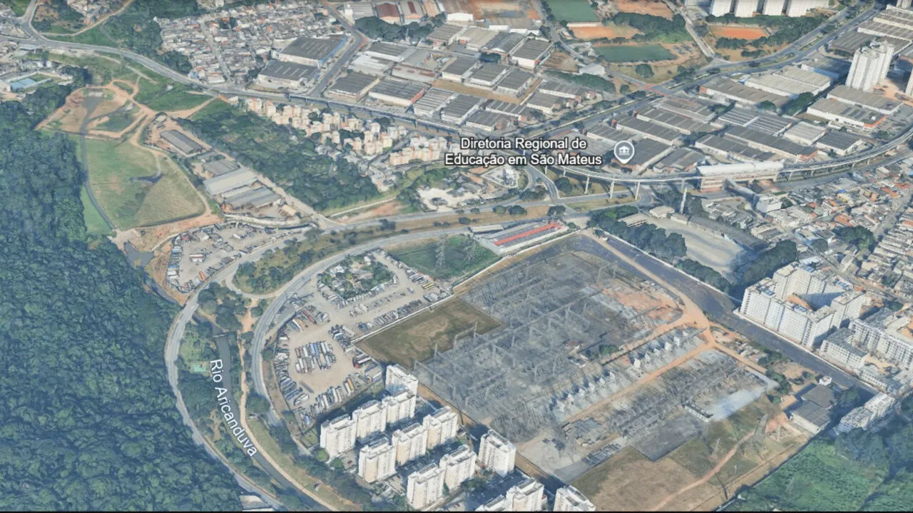 Imagem Terreno de 2.275 m² na Av. Aricanduva com alto potencial para incorporação e comércio.