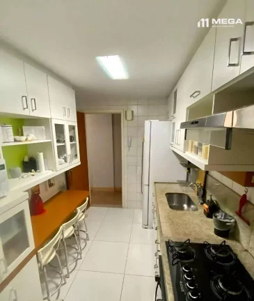 Imagem Apartamento com 3 dormitórios à venda, 98 m² por R$ 900.000 - Praia da Costa - Vila Velha/ES