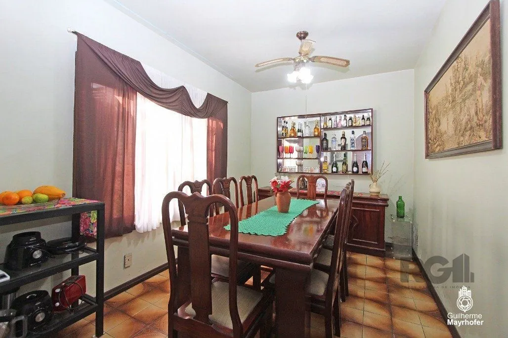 Imagem Casa de 250m² Para comprar no Bairro Mont Serrat Por R$1.120.000,00