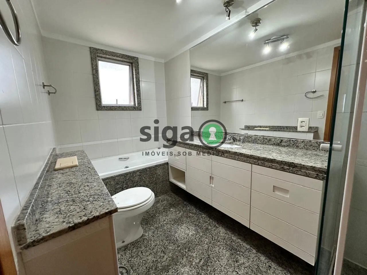 Imagem LINDO APTO 218M 3 SUITES MUITO AMPLO