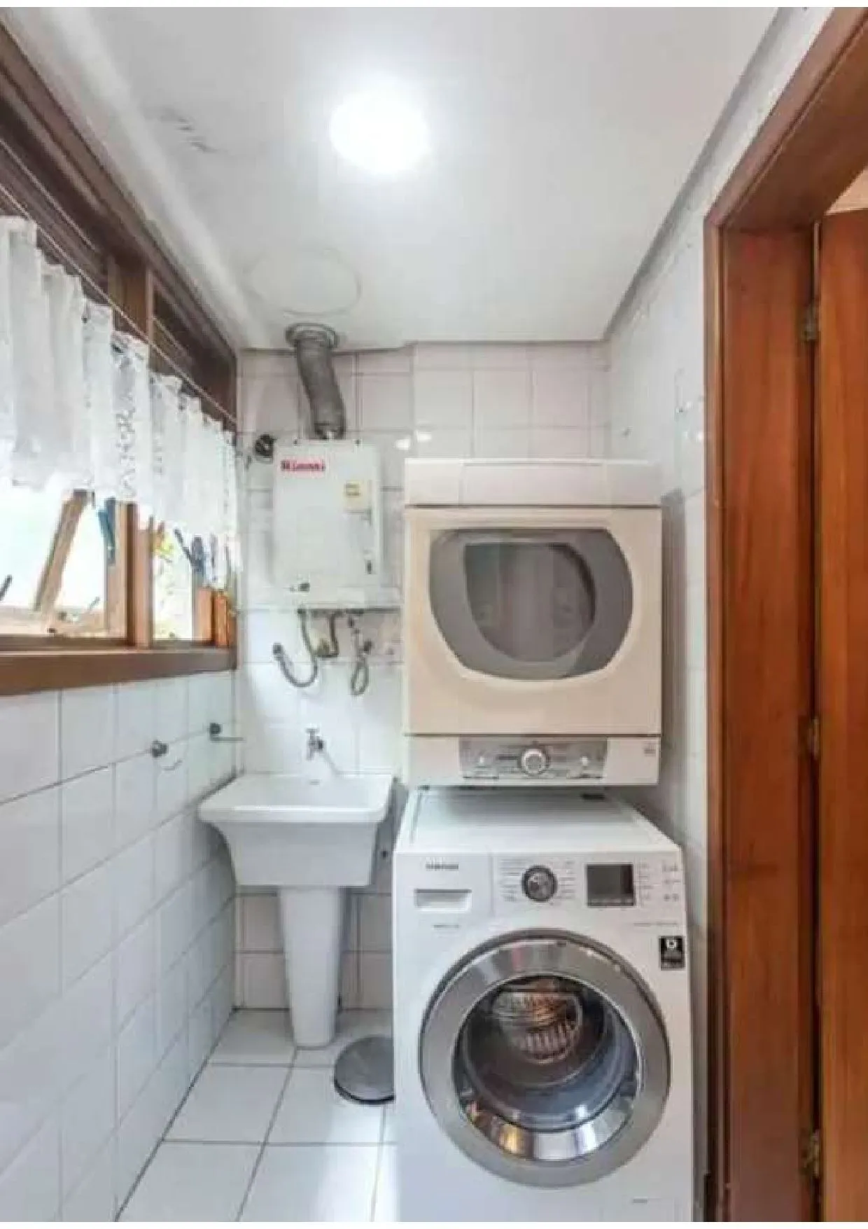 Imagem Apartamento a venda Semi mobiliado 3 dormitórios bairro Rio Branco.