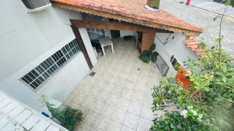 Imagem EXCELENTE CASA À VENDA NA OCIAN COM 3 DORMITÓRIOS 4 VAGAS!!!