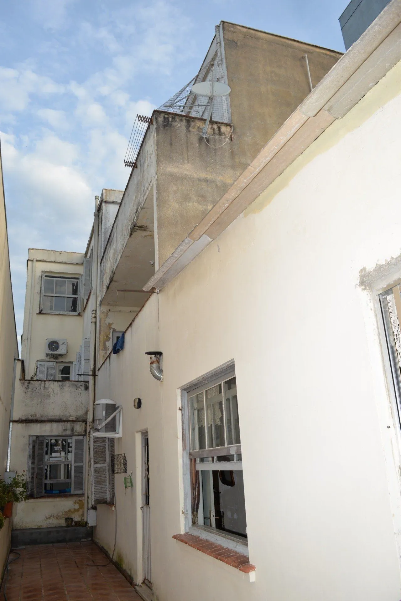 Imagem Prédio com Loja e 3 apartamentos - 470.08m², Floresta