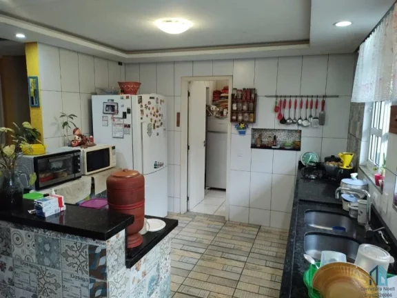 Imagem (PERMUTA) Sobrado a venda 05 quartos sendo 02 suítes em Curitiba PR