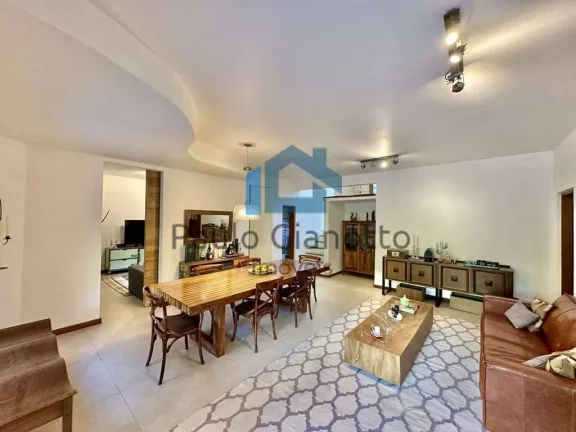 Imagem Casa charmosa com gourmet, spa e sauna em Cotia