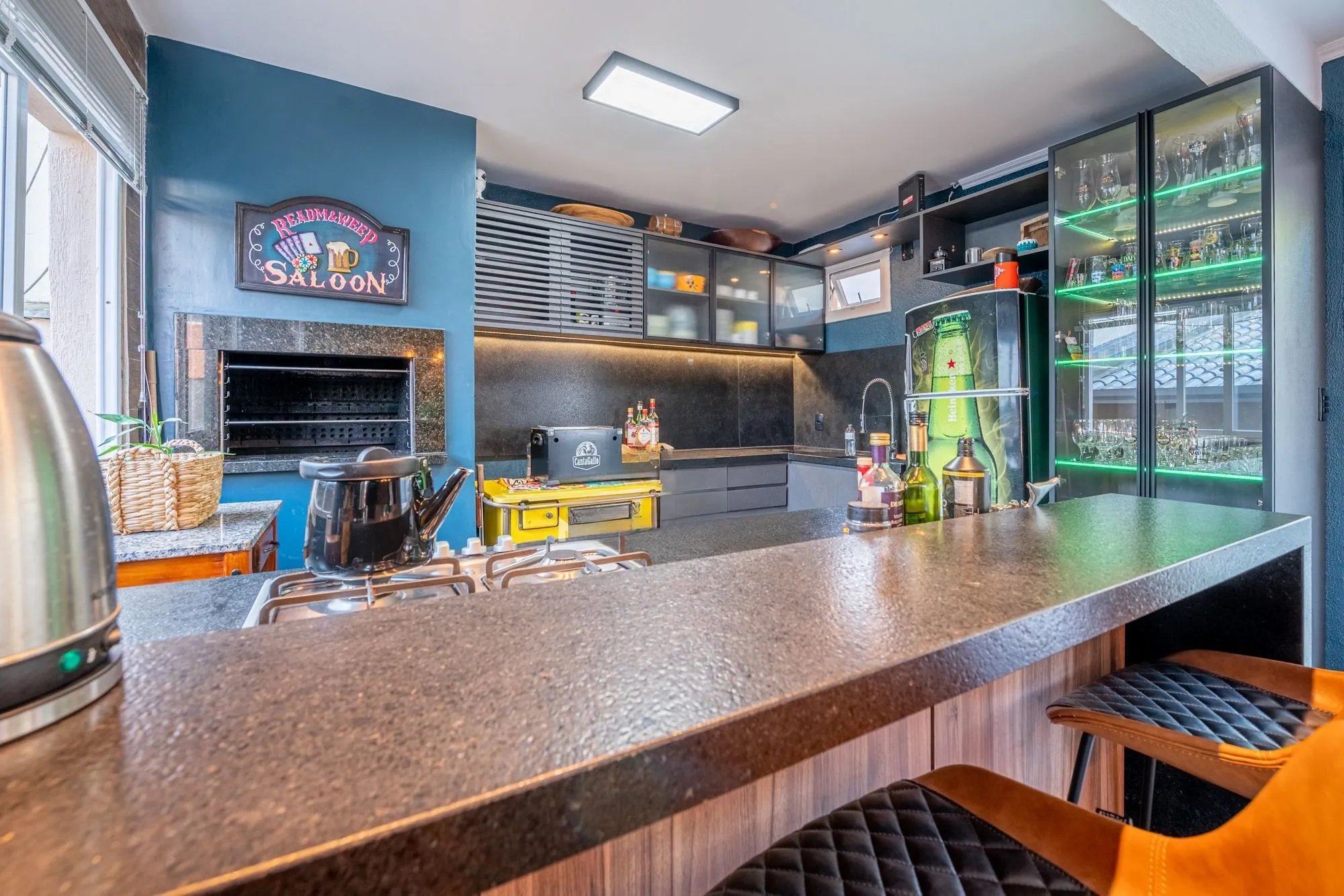 Imagem Casa com 357m² e 4 dormitórios, 3 suítes, 3 vagas