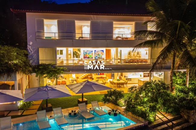 Imagem Casa Luxuosa Frente Mar em Tanguá, Angra dos Reis-RJ: 6 suítes, praia particular e deck para embarcações.